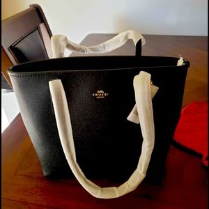 New genuine coach purse